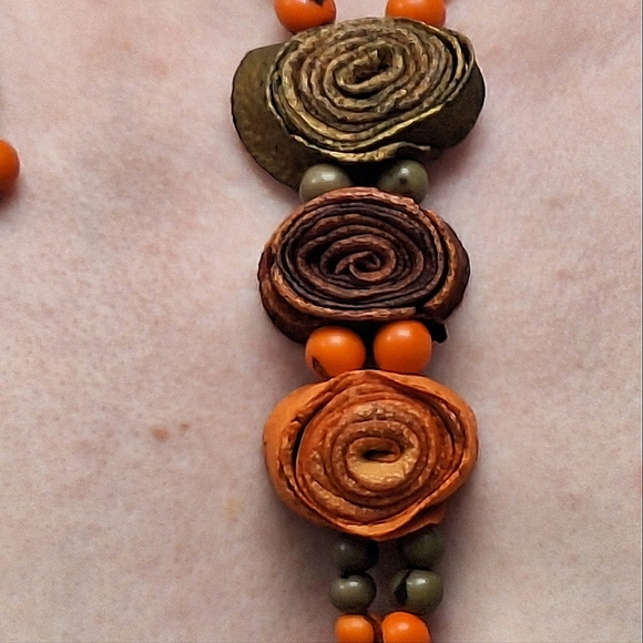Acai Seed & Orange Peel Necklace - Picture 7 of 11